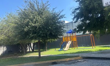 CASA EN VENTA COL. CERRADA MAGENTA, APODACA