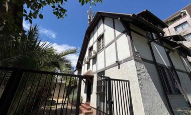 Arriendo Casa Oficina en Providencia - 6 privados