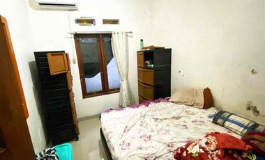 Rumah Second di Perumahan Pinggir Jalan Utama Posisi Hook