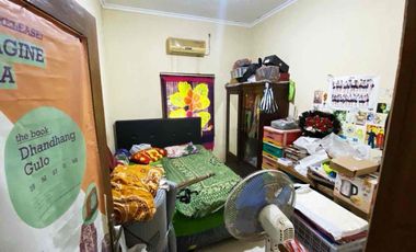 Rumah Second di Perumahan Pinggir Jalan Utama Posisi Hook