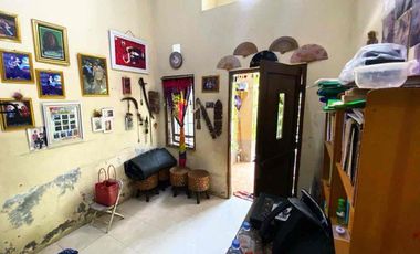 Rumah Second di Perumahan Pinggir Jalan Utama Posisi Hook