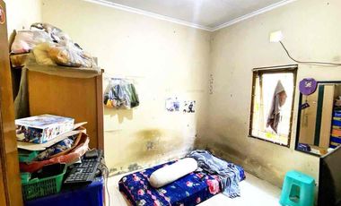 Rumah Second di Perumahan Pinggir Jalan Utama Posisi Hook