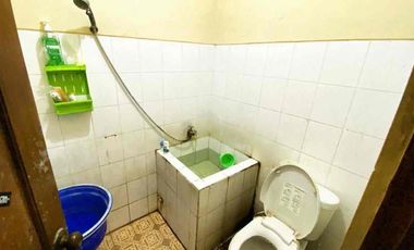 Rumah Second di Perumahan Pinggir Jalan Utama Posisi Hook