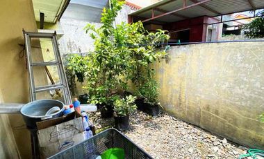 Rumah Second di Perumahan Pinggir Jalan Utama Posisi Hook