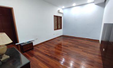 Disewakan Murah turun harga Rumah Taman surya cengkareng jakbar