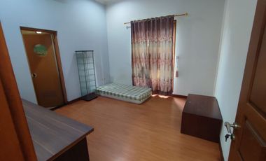 Disewakan Murah turun harga Rumah Taman surya cengkareng jakbar