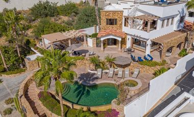 Vistas al arco de cabo san lucas en Cresta del Mar, casa exclusiva
