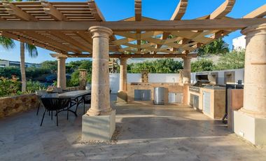Vistas al arco de cabo san lucas en Cresta del Mar, casa exclusiva