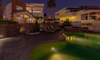 Vistas al arco de cabo san lucas en Cresta del Mar, casa exclusiva