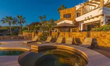 Vistas al arco de cabo san lucas en Cresta del Mar, casa exclusiva
