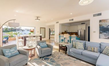 Vistas al arco de cabo san lucas en Cresta del Mar, casa exclusiva