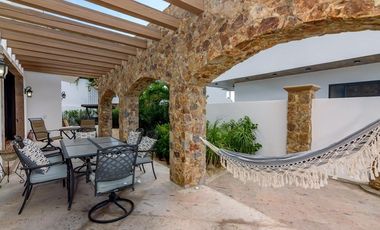 Vistas al arco de cabo san lucas en Cresta del Mar, casa exclusiva