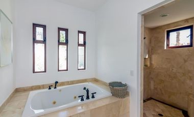 Vistas al arco de cabo san lucas en Cresta del Mar, casa exclusiva