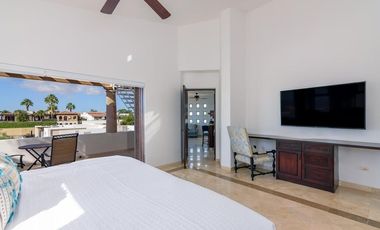 Vistas al arco de cabo san lucas en Cresta del Mar, casa exclusiva