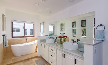 Vistas al arco de cabo san lucas en Cresta del Mar, casa exclusiva