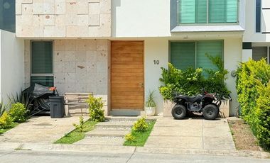 Bosques Cedros casa en renta mantenimiento incluido