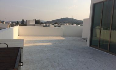 Bosques Cedros casa en renta mantenimiento incluido