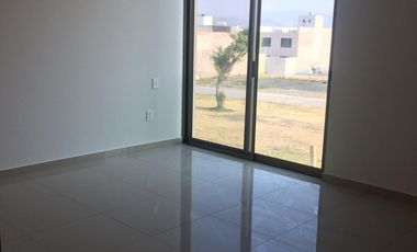 Bosques Cedros casa en renta mantenimiento incluido