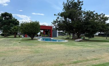 Bosques Cedros casa en renta mantenimiento incluido