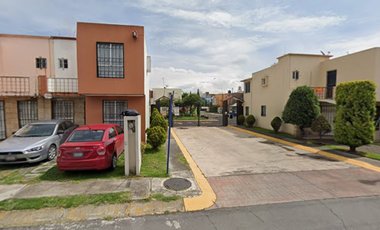 Casa en venta en Del Huizache, Col. Los Cedros, 52004, Méx. Casa en fraccionamiento. Gran oportunidad de inversión (remate bancario)