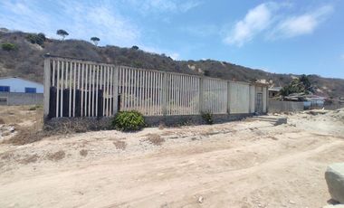 terreno frente al mar de venta en crucita