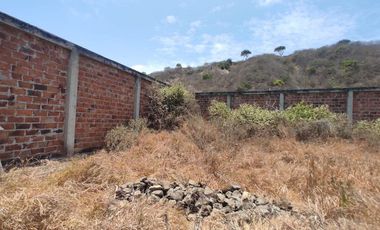 terreno frente al mar de venta en crucita