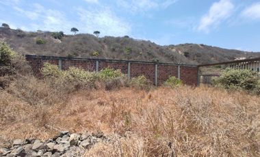 terreno frente al mar de venta en crucita