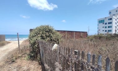 terreno frente al mar de venta en crucita