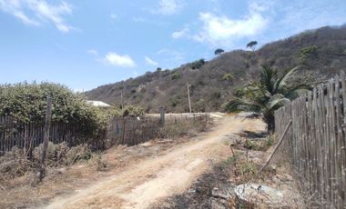 terreno frente al mar de venta en crucita