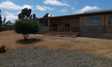 Venta De Parcela Con Casa En Fundo Loma Verde, Algarrobo