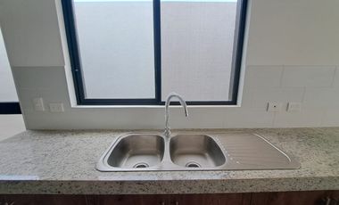 VENDO CASA EN URB. LA COSTA - SAMBORONDON.