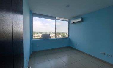 Samborondon, Renta de departamento 3 dormitorios sin muebles con vista piscina