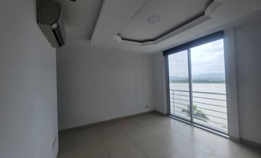 Samborondon, Renta de departamento 3 dormitorios sin muebles con vista piscina