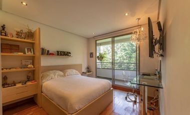 Apartamento en Venta, Poblado, Vista garantizada y acabados de Lujo.