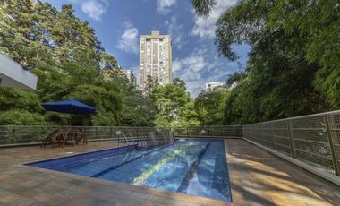 Apartamento en Venta, Poblado, Vista garantizada y acabados de Lujo.