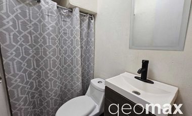 Residencia con Recamara en Planta Baja en Excelente Estado