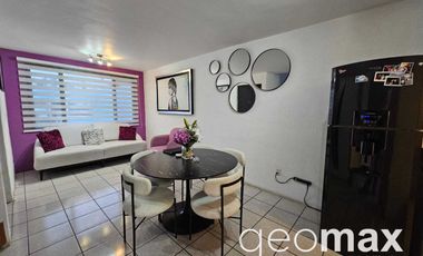 Residencia con Recamara en Planta Baja en Excelente Estado