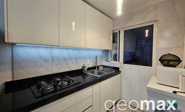 Residencia con Recamara en Planta Baja en Excelente Estado