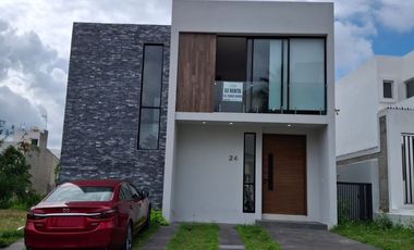 Renta casa en Senderos de Monte Verde