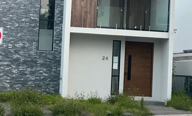 Renta casa en Senderos de Monte Verde