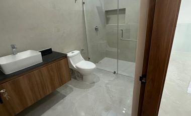 Renta casa en Senderos de Monte Verde