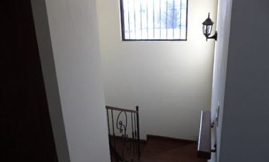 CASA EN RENTA PARA CASA HABITACION U OFICINAS  EXCELENTE UBICACION