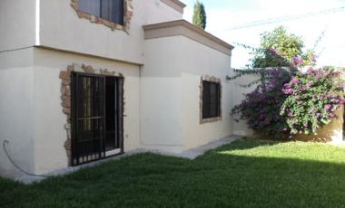 CASA EN RENTA PARA CASA HABITACION U OFICINAS  EXCELENTE UBICACION