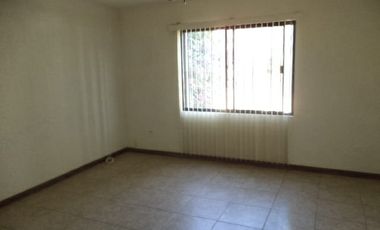 CASA EN RENTA PARA CASA HABITACION U OFICINAS  EXCELENTE UBICACION