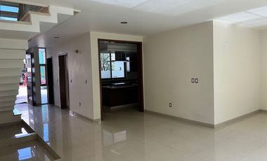 Casa en renta en Valle Imperial – Coto 4