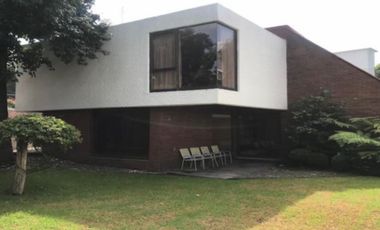 Amplia y Precios Casa de 4 Recamaras en Col. Lomas De Tecamachalco