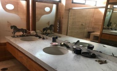 Amplia y Precios Casa de 4 Recamaras en Col. Lomas De Tecamachalco