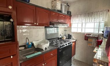 Oportunidad de inversión en Iztacalco CDMX, Casa con uso mixto ideal para negocio o desarrollo habitacional