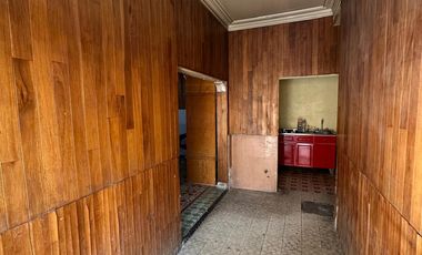 Oportunidad de inversión en Iztacalco CDMX, Casa con uso mixto ideal para negocio o desarrollo habitacional