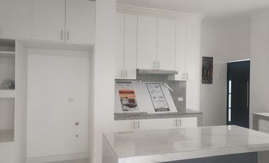 VENDO CASA EN URB. AQUAMARINA - SAMBORONDON.